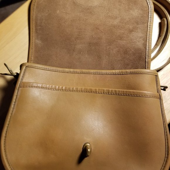 Meet your Posher, Donna - Picture 2 of 9